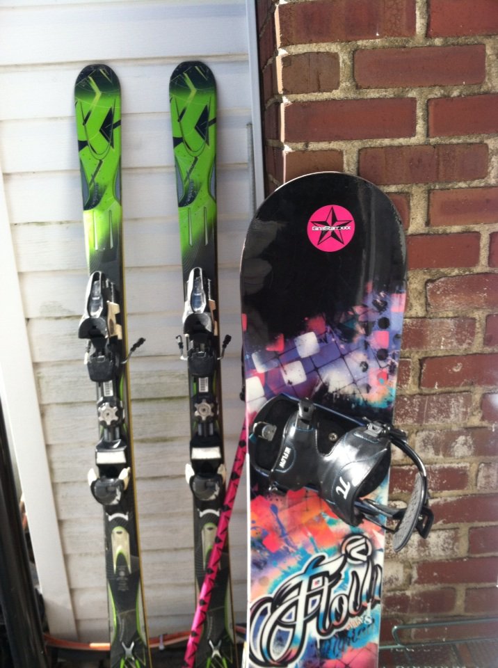 GinaStarr69's tweet photo. We r geared up and ready for tomorrow! #snowboarding #skiing #WeGetAlong #love #TommyNDinaShow #AFF https://t.co/ZzAjcKInpJ