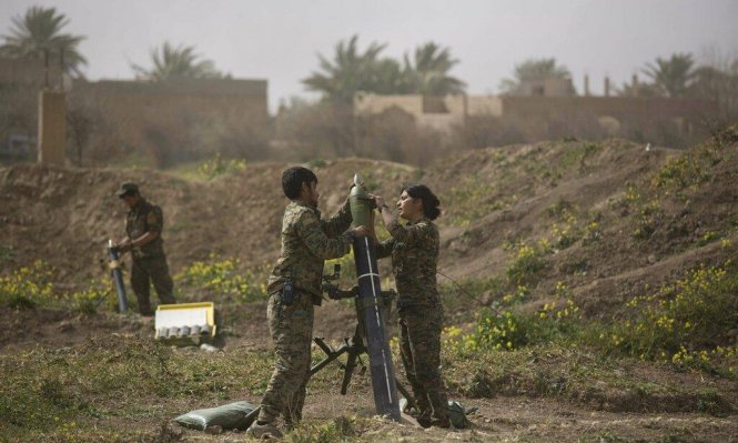 AzadiRojava's tweet photo. #SDFpress Outcome of clashes last 24 hours:
29 daesh killed, 18 airstrikes by @coalition. Large quantity of ammunition & weapons were seized https://t.co/B4uIvNOQhU
