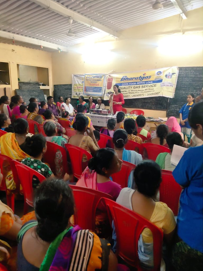bpclqualitygas's tweet photo. On 16/03/19 @bpclqualitygas org A Safety Clinic with Holi Celebration#funfilled colour full atmosphere#customers# wth safety emphasized on digitised payments @kumar4360 @BPCMumbai @mohitrane_bpcl @BPCLLPG https://t.co/nxfML1QP8l