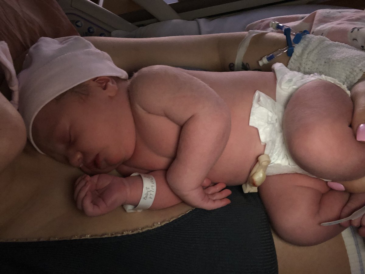 jourdaneb's tweet photo. Emersyn Reign Smith. Born 3/17/2019 at 7:31 AM. 7 lbs 3 oz and 20 inches long. Welcome to the world baby. https://t.co/85sPKGa2Og