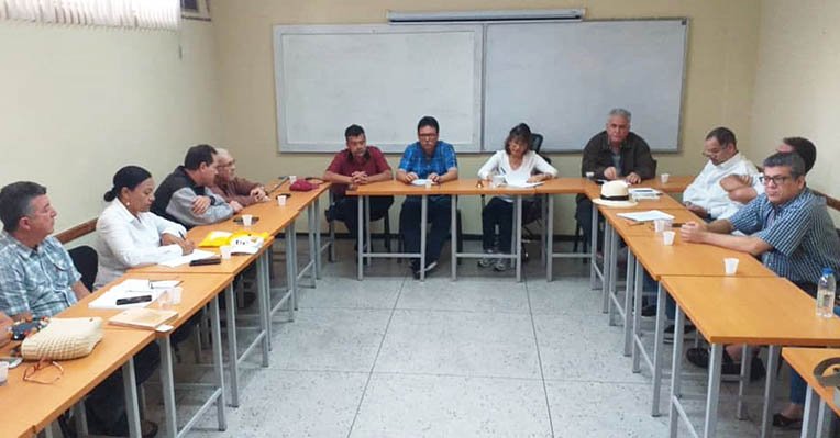 TiempoUC's tweet photo. #Noticias Consejo Universitario fija posición ante el condicionamiento del pago de los trabajadores de la .@UCarabobo || Este lunes #18Mar inician Consejos de Facultad ampliados https://t.co/05eDqYJAmH #LeeTiempoUC https://t.co/BPeLoWmVkF