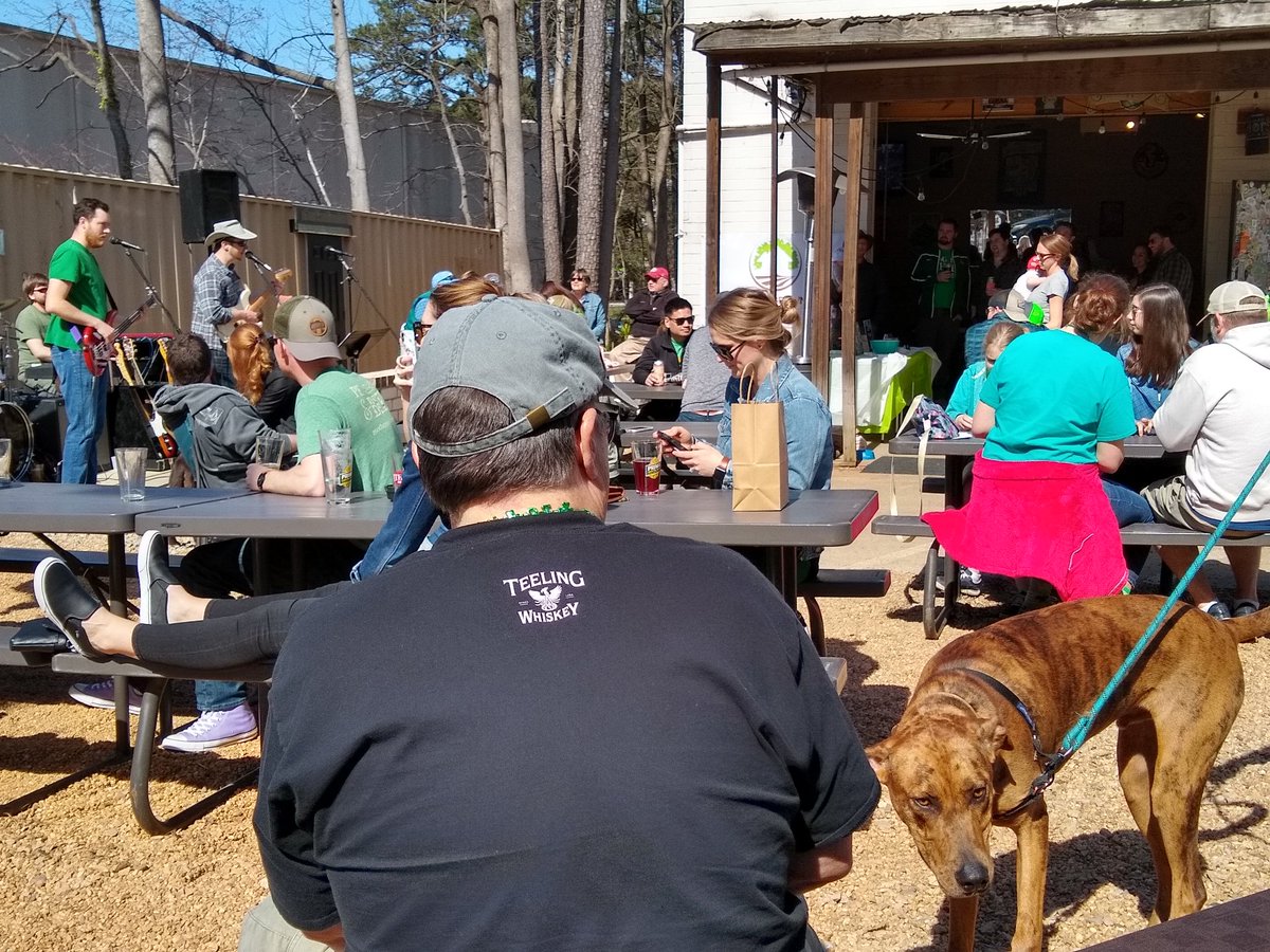 gerdantweetz's tweet photo. Great day to be out with your dog @HouseofHops1 https://t.co/dnhTODqbij
