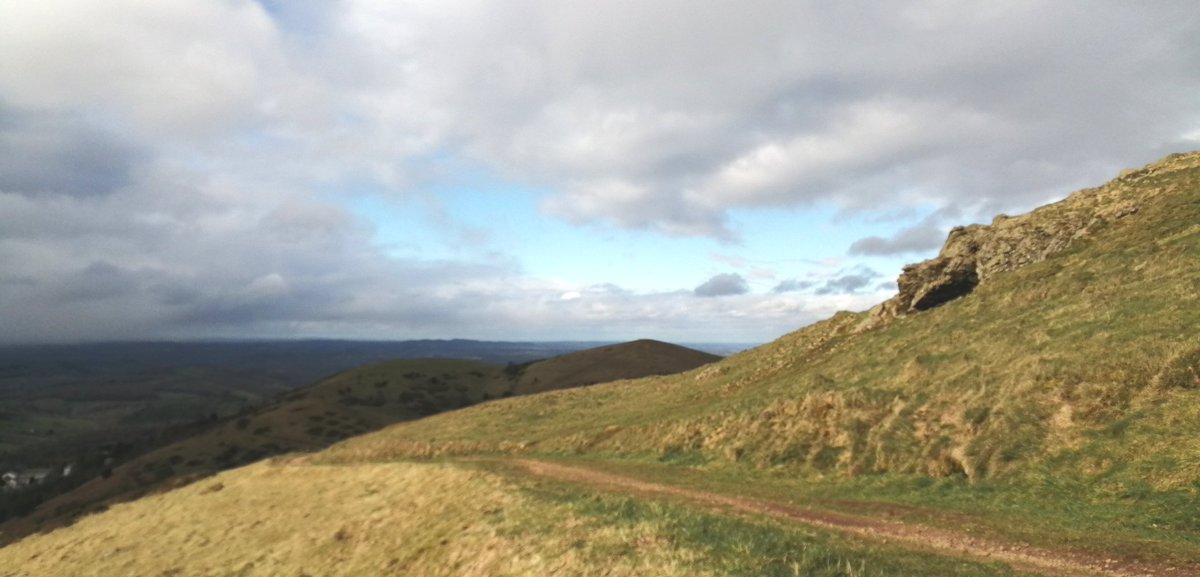 smoggiewalks's tweet photo. Wandering in the Malvern hills #getoutside #WHWtraining @OrdnanceSurvey @MalvHillsTrust @VisitWorcs @LiveGeocaching https://t.co/HAhxeGThSo