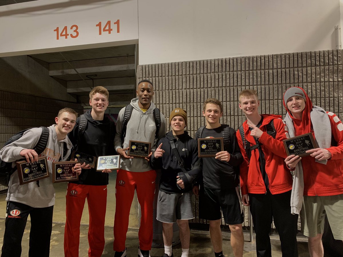 JakeS191's tweet photo. Congrats to my boys on that state ship!! No one deserved this more than you guys♥️ https://t.co/8tHK1cNxSb