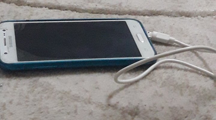 Sevmediğim biri telefonumu Şarja tak diyince me