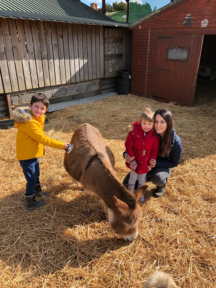 KarenKi46346349's tweet image. The kids definitely aren’t getting to have all of the fun #springtimebliss#babyanimals#farmlife