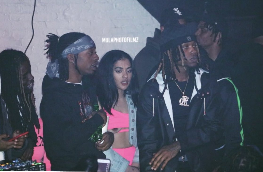 KingVonFrmdaWic's tweet photo. Mann me and Yungin Told Dat Bitch Like 5 Times that her tittie was hanging out. 🤦🏽‍♂️Hoes don’t listen.... https://t.co/pwRRz4GXhB