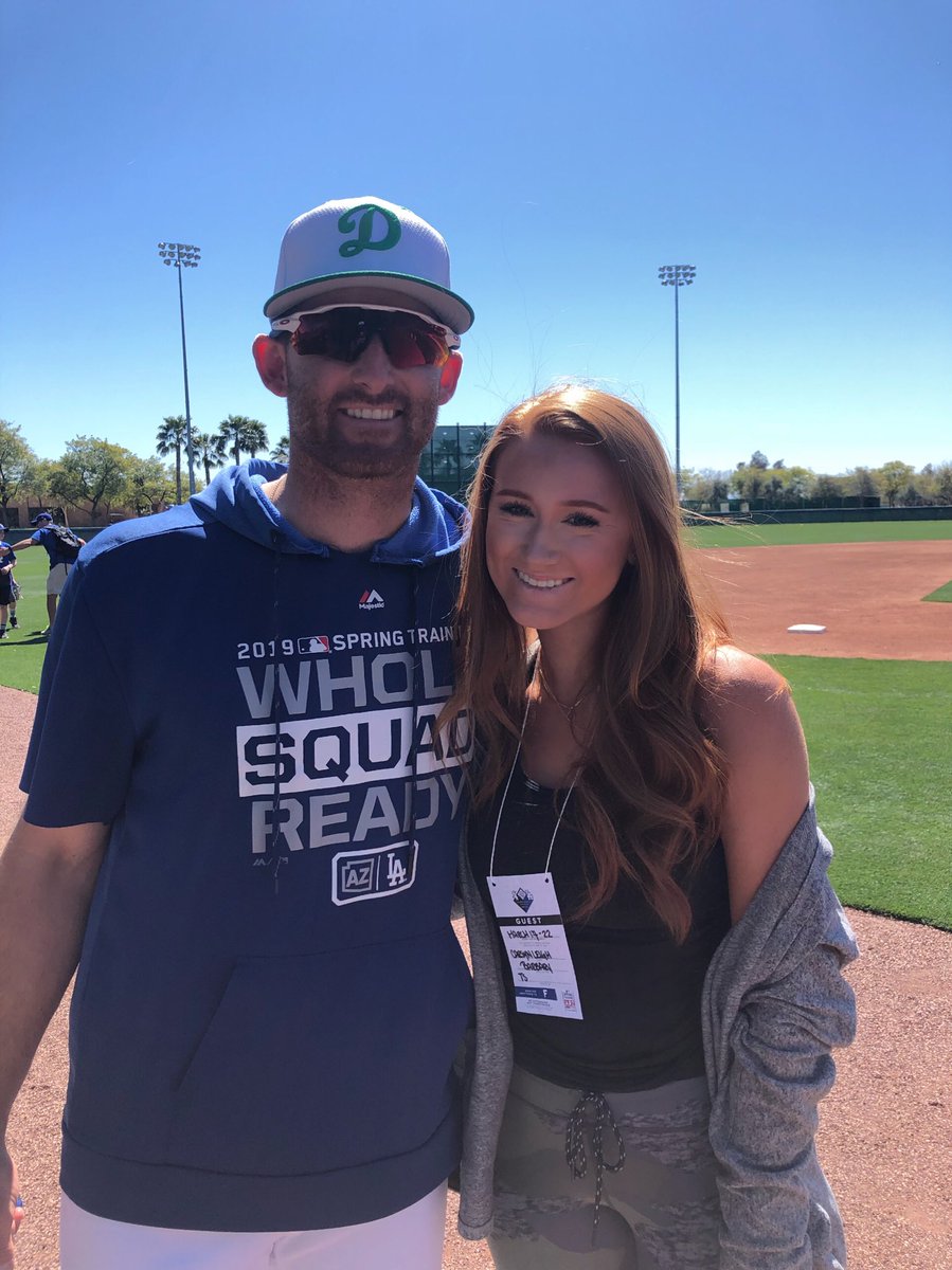 Future Tiger, ⁦<a href="/carsynlb_/">Carsyn Leigh Barbary</a>⁩ hanging out in spring training with former ⁦<a href="/ClemsonBaseball/">Clemson Baseball</a>⁩ great, Brad Miller
