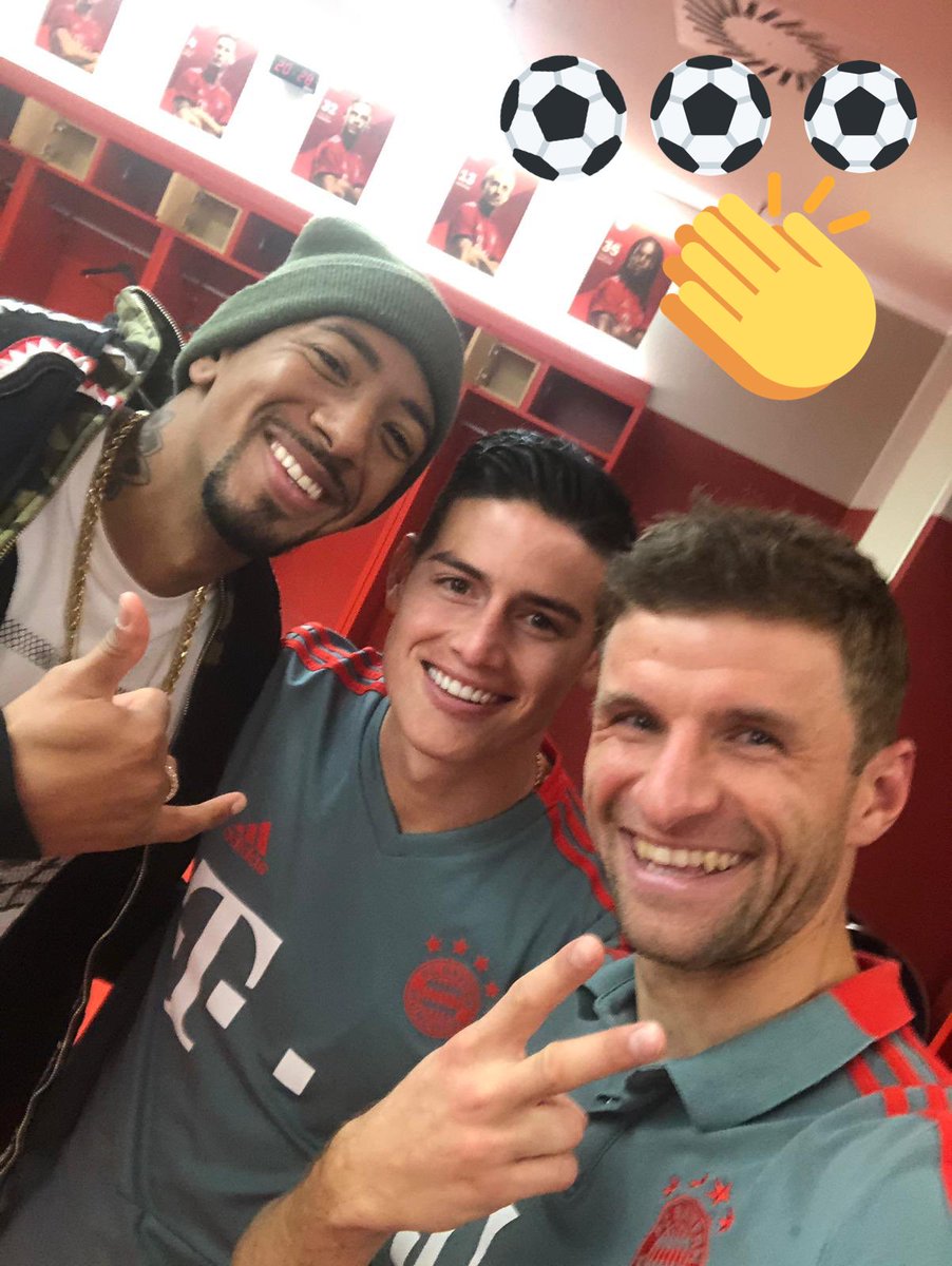 esmuellert_'s tweet photo. 6:0 Bundesliga-win against Mainz and leader. Congratulations @jamesrodriguez10 for 3 goals ⚽️⚽️⚽️ in one game is a very special performance #fcbm05 #fcbayern #esmuellert #james #bundesliga #miasanmia https://t.co/79hUOdajwk