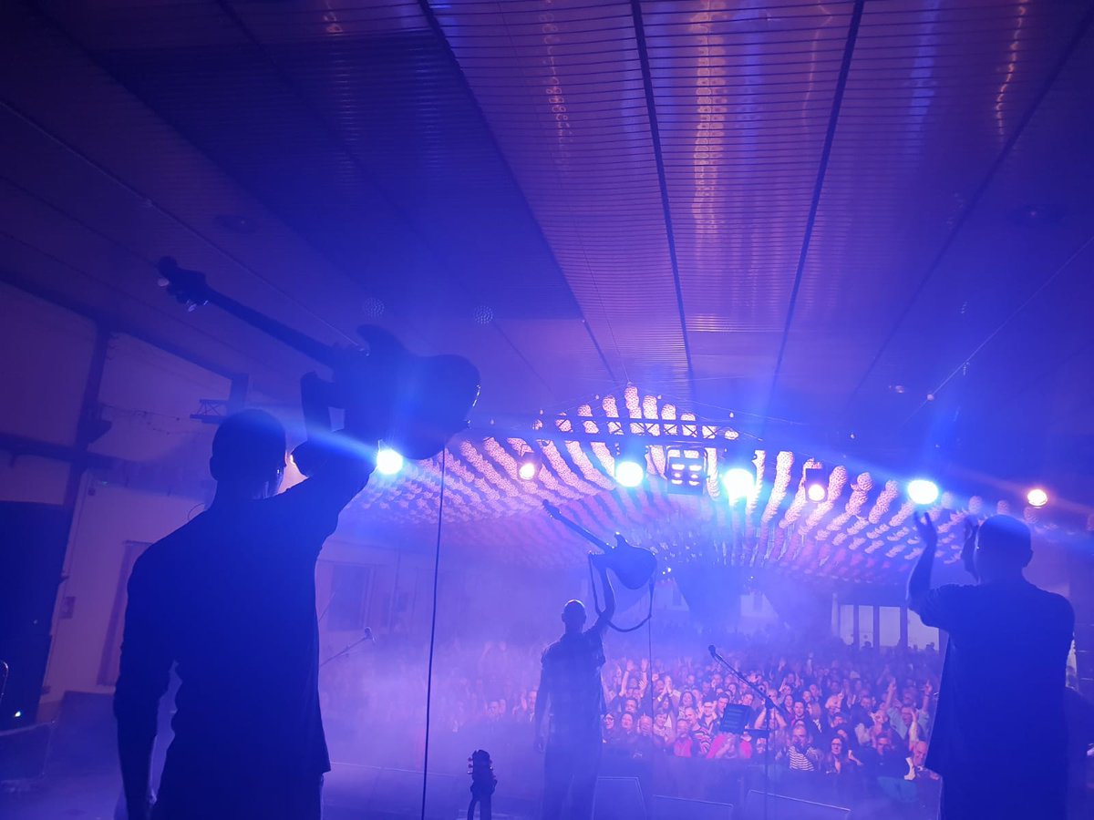 Gran noche!! en #ManchaReal #Jaén. Muchas gracias a tod@s!! #EnergiaPositiva :)