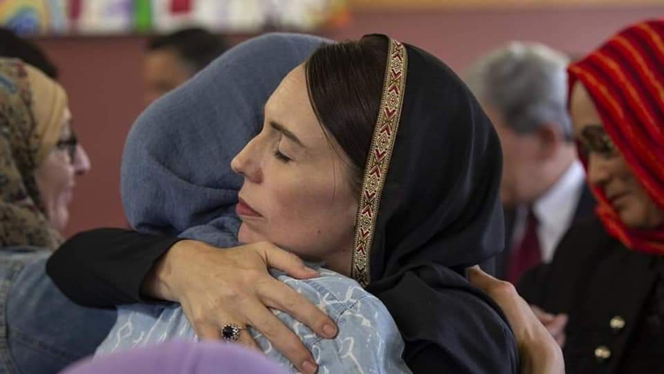 This Prime Minister also promised to  cover the funeral costs of the 51 Christchurch victims, She assured every family of the victims financial assistance, and wore a hijab in solidarity while honoring the victims.

Her name is Jacinda Ardern.

KNOW HER!

Retweet ❤