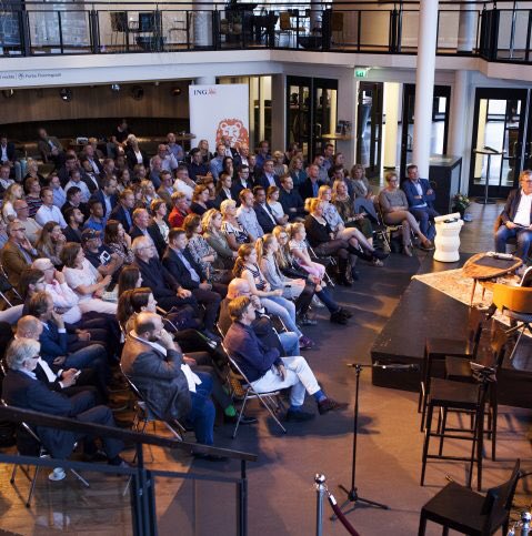 Heeft u maandag 25 maart al in uw agenda staan? Dan vindt de 2de editie van NVZaanstad plaats. NVZaanstad is een LIVE talkshow voor, door en vooral mét ondernemers. Op het podium in het Zaantheater worden in een uur alle aspecten van het ondernemerschap belicht.