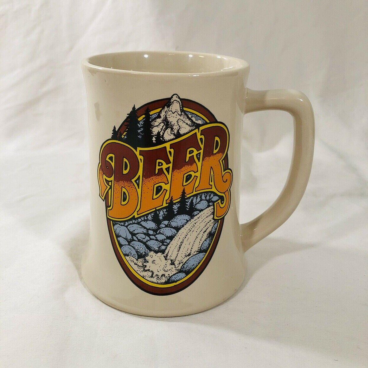 HypsterH's tweet photo. 1982 Beer Wallace Berrie #1735 What would you put in this mug? 
https://t.co/GboqnhGlDt
#beermug #beer #beermugs #beerlovers #design #craftbeer #glass #beerstagram #instabeer https://t.co/NUC1yDJubm
