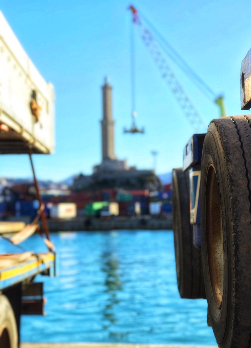 #trovalalanterna tweet media