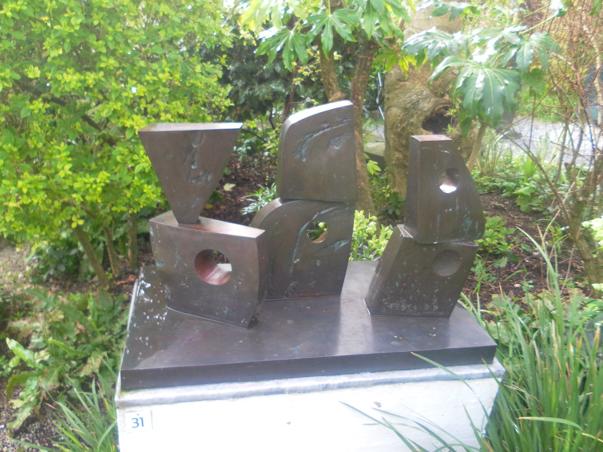 Starlings had a super time visiting the Barbara Hepworth museum on Friday. We saw lots of beautiful sculptures and met the resident cat!