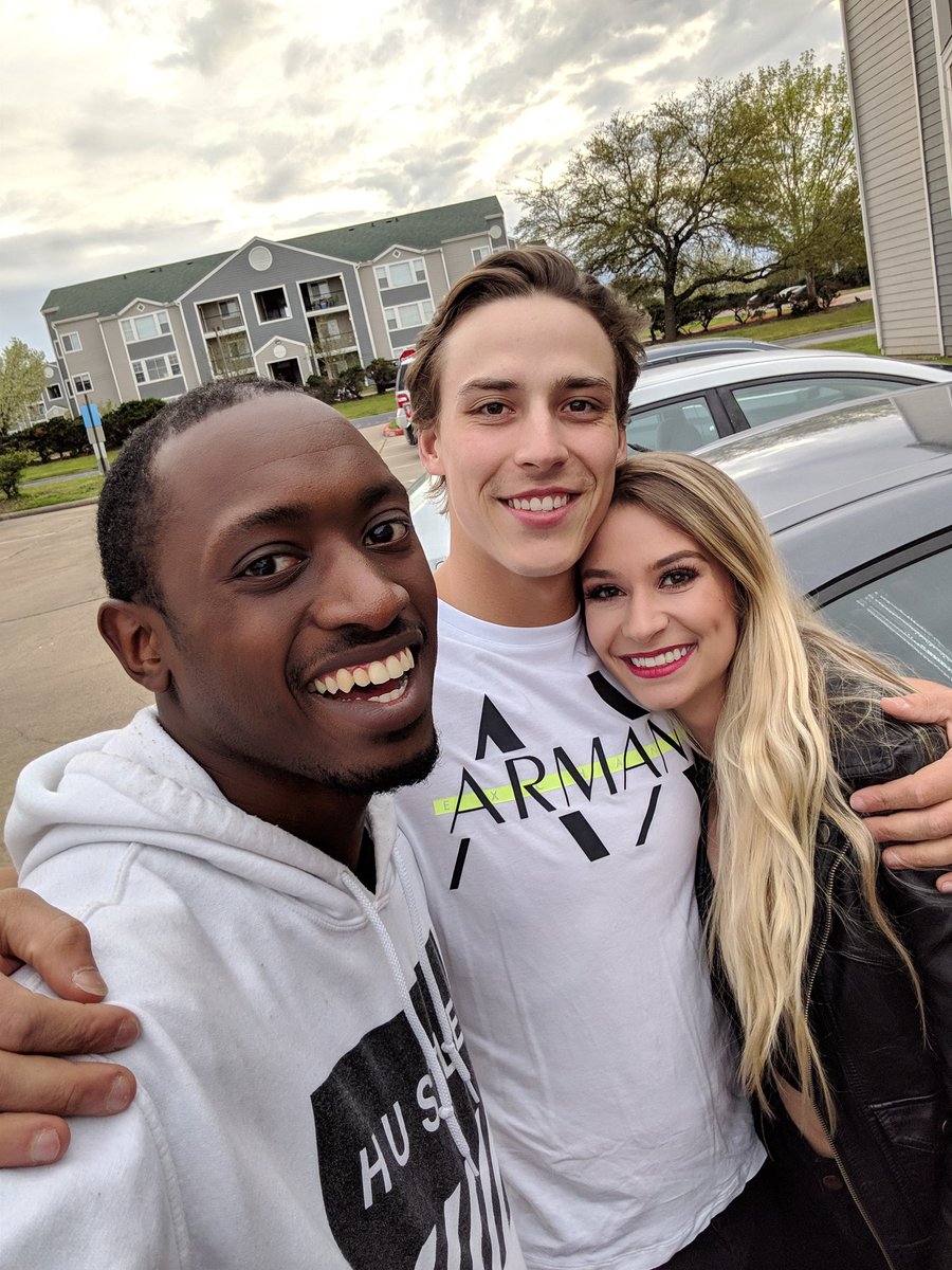 MylezAngel's tweet photo. I had an amazing photoshoot with these beautiful people ! https://t.co/M7B1chmieG
