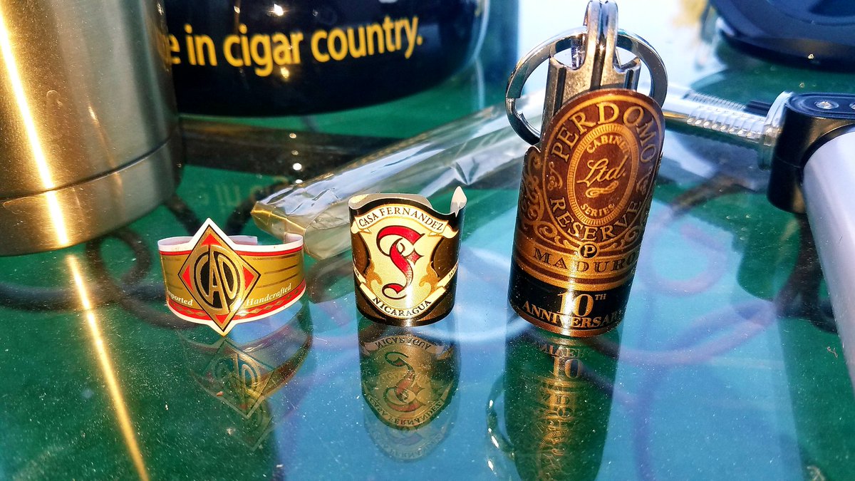 PuffSmokeNAsh's tweet image. #FinalLineUp for 2day! @caocigars @casafernandez @Perdomo_Cigars Happy St. Patty&apos;s Day 💪💚 @writercimasuda @keepmovin2019 @tahececlayborn @ChacocII @NathanCaliendo @CigarChairman @fStogies @Constan70997526 @alexmacosta @AirMunro @Mike_W_Simpson @RobbieM93927968 @sacredsmokes