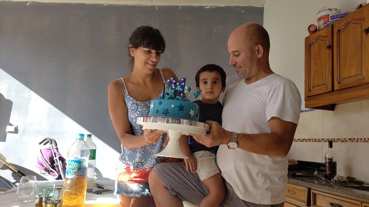 76Tamors's tweet photo. Festejando!!🎂🍻 https://t.co/le4oc4fiSg
