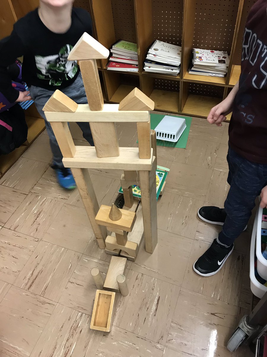 MrsKWood14's tweet photo. Lenny the Leprechaun may have been too sneaky to get caught in our traps but as least he was kind enough to leave us some gold! #holidaystem #stpattysdayfun Happy St. Patrickβs Day! βοΈ https://t.co/MWnqPcnRO7