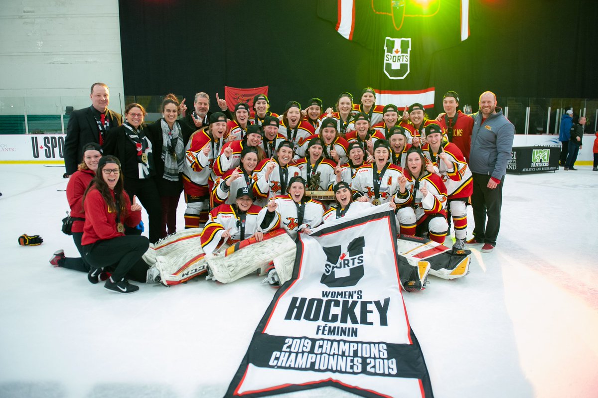 guelph_gryphons's tweet photo. 🏒WHKY RECAP: Gryphons win 1-0 over McGill to claim first ever national title in women's hockey. Kaitlin Lowy scores the game-winner, Valerie Lamenta records her 2nd consecutive shutout. 🏆👏 #GryphonPride #ChampSZN ➡️https://t.co/TSnOreaDzo
📸➡️Janessa Hogan/U SPORTS https://t.co/oRxVOVzpPB