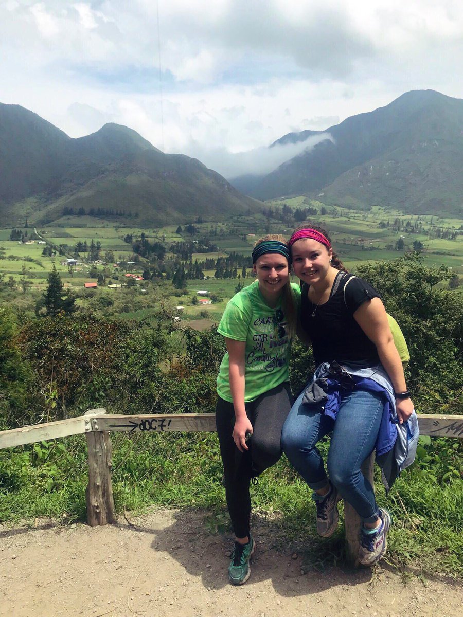 lamb_gabi's tweet photo. Altitude sickness>>> cold weather.   Take me backkkk🇪🇨 https://t.co/DFholidLID