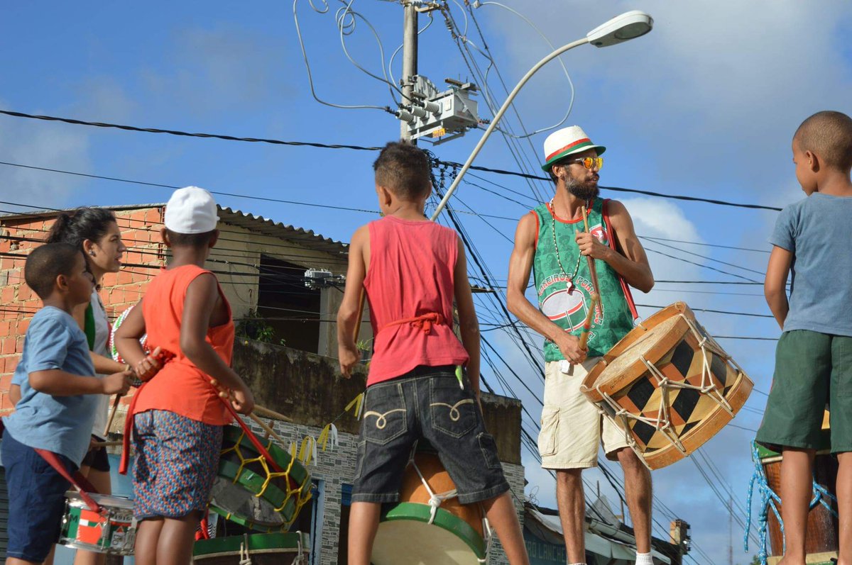 Culture is richness. Teach is a gift. Teach culture is the gift to share the richness. #maracatu #brazilianpercussion #percussion #culture #braziliandrums #bahia #salvador #teach #YOUTH