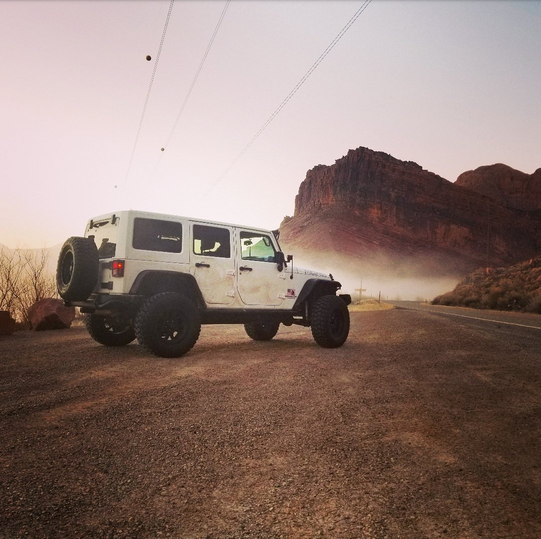 BigGuysNeedHugs's tweet photo. Moab Utah is one of the most beautiful places on earth. https://t.co/BEwQTUE0wv