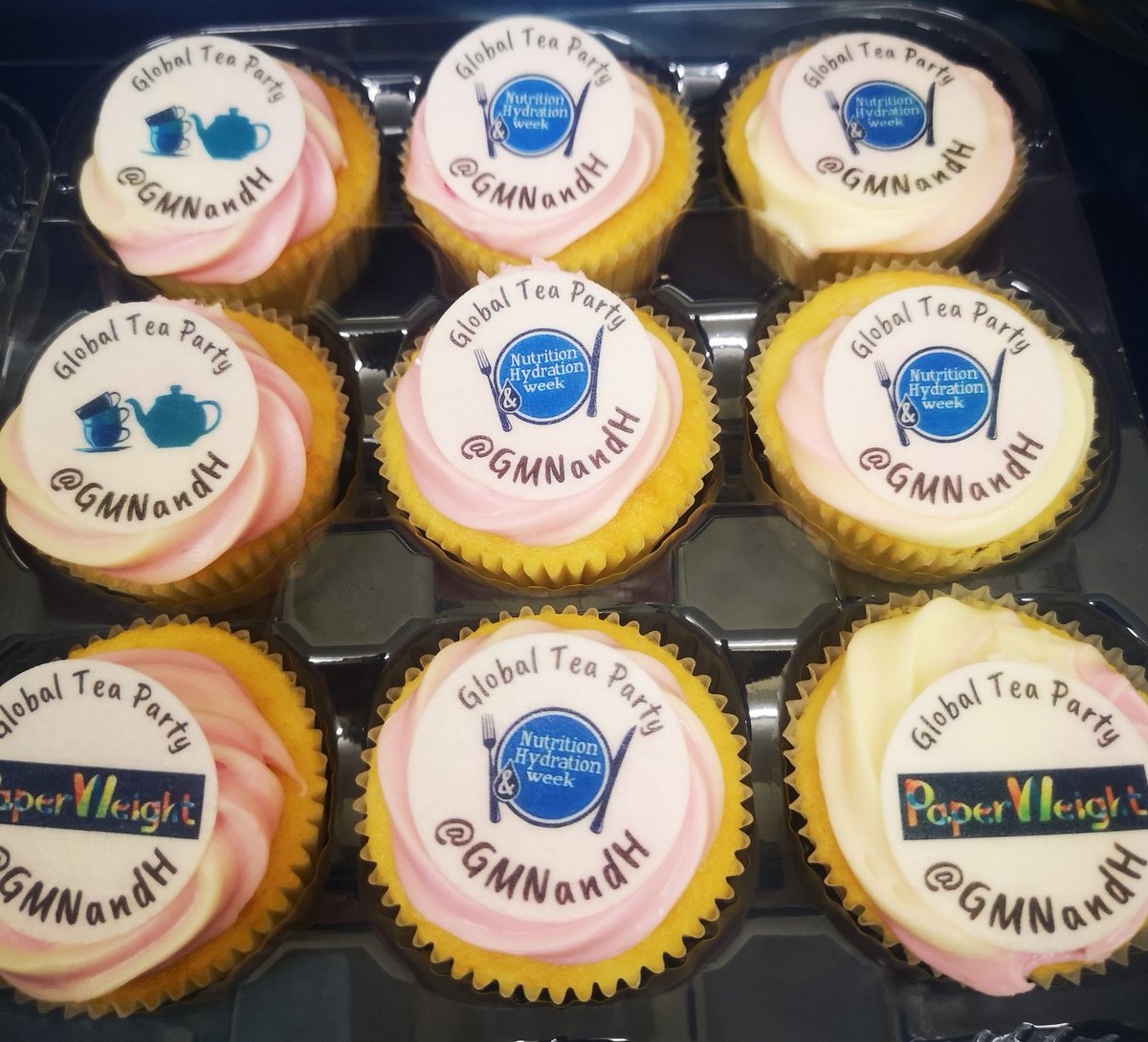 debbiecurry26's tweet photo. Last week Bury Dietetic Service were raising awareness of the importance of good Nutrition and Hydration as part of #NHWeek2019 @PennineCareNHS @GMNandH Remember to optimise health and wellbeing by making better food choices and drinking well. https://t.co/pkxIyafH8S
