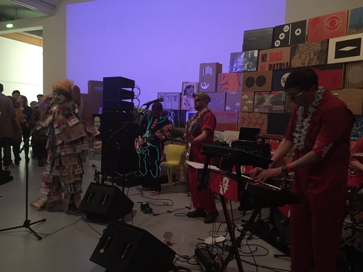 ClareDundee's tweet photo. Well THAT was fun 💜 Happy 20th Birthday @DCAdundee Will tuck away my shellsuit for another wee while. #stateofprint #dca20 #dundee https://t.co/4mnWYWQMlR