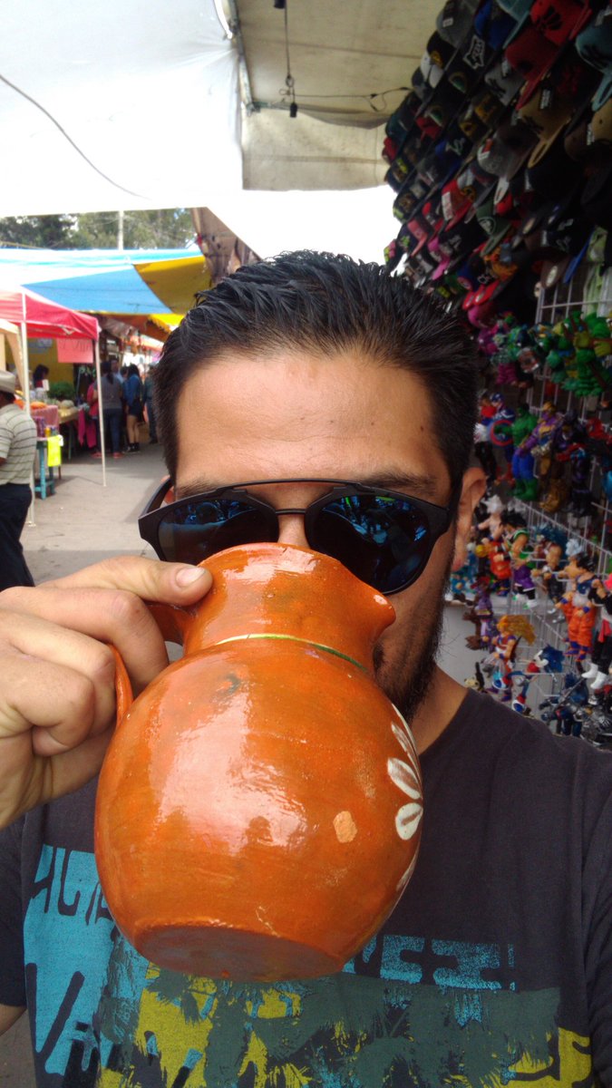 diDi_meleNdeZ's tweet photo. El agua pa los bueyes y el pulque pa los Reyes 😍 aushhhh #pulqueando #jiquipulques https://t.co/25hnav5chi