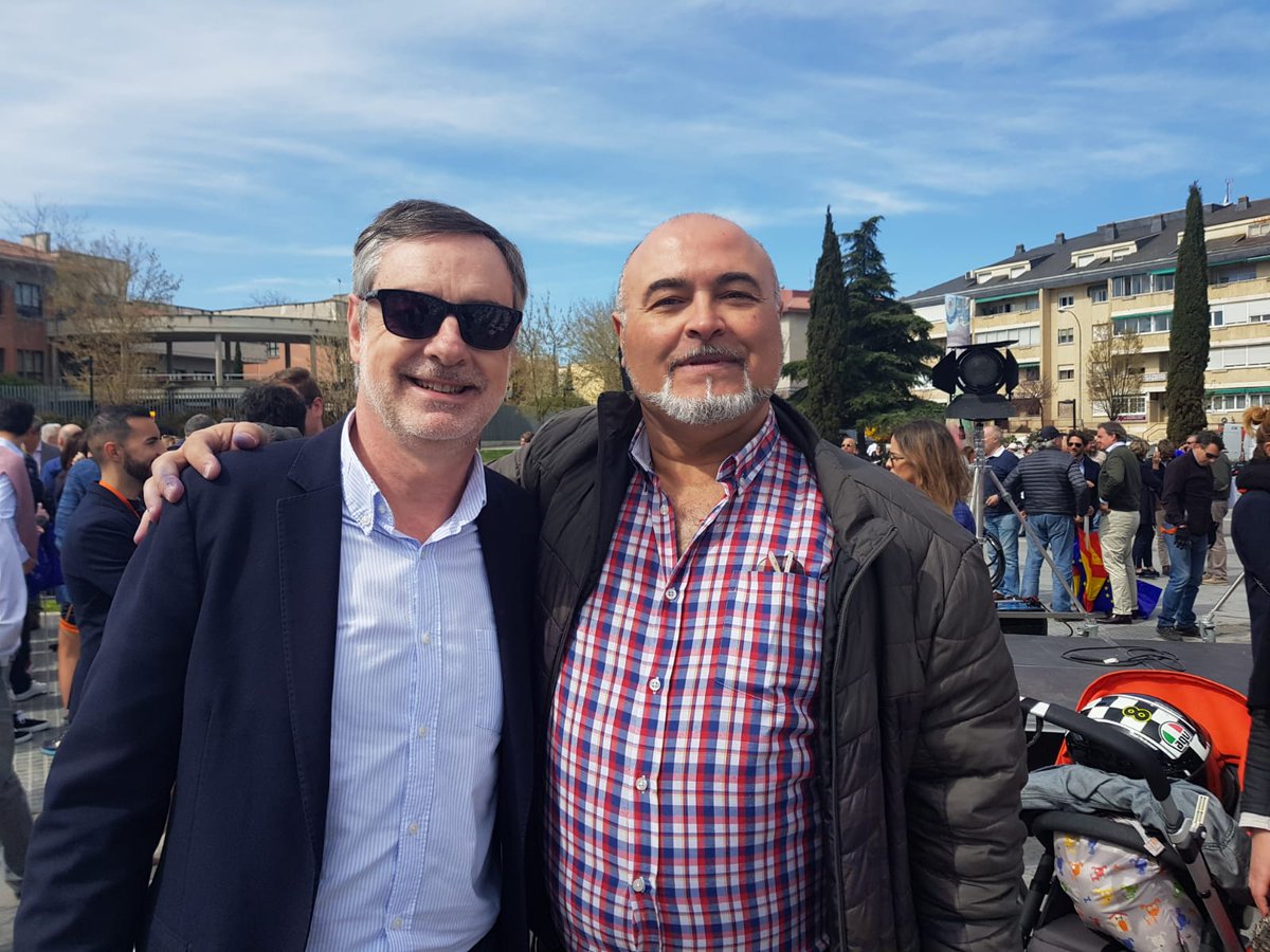 angel_labernia's tweet photo. 🧡Acaba un día de Ilusión🧡 Tenemos un futuro delante de nuestros 👀 🍊
🇪🇸 #Cs nunca gobernará con quienes quieren #Dividirnos
Este camino es nuestro y de todos los Ciudadanos de 🇪🇸🇪🇺 que quieren un♦️ CAMBIO ♦️
@ESPCiudadana @Ciudadanos
#RiveraUne 🧡 https://t.co/ciXN6M988J