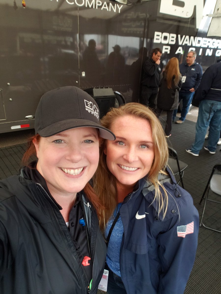 NikkiAriesMedia's tweet image. Met one of the coolest people this weekend. I think it's safe to say we turned Olympic Gymnast @bridgetsloan into an @NHRA fan! #TeamBVR #Gatornats @DALubricant @PennGrade
