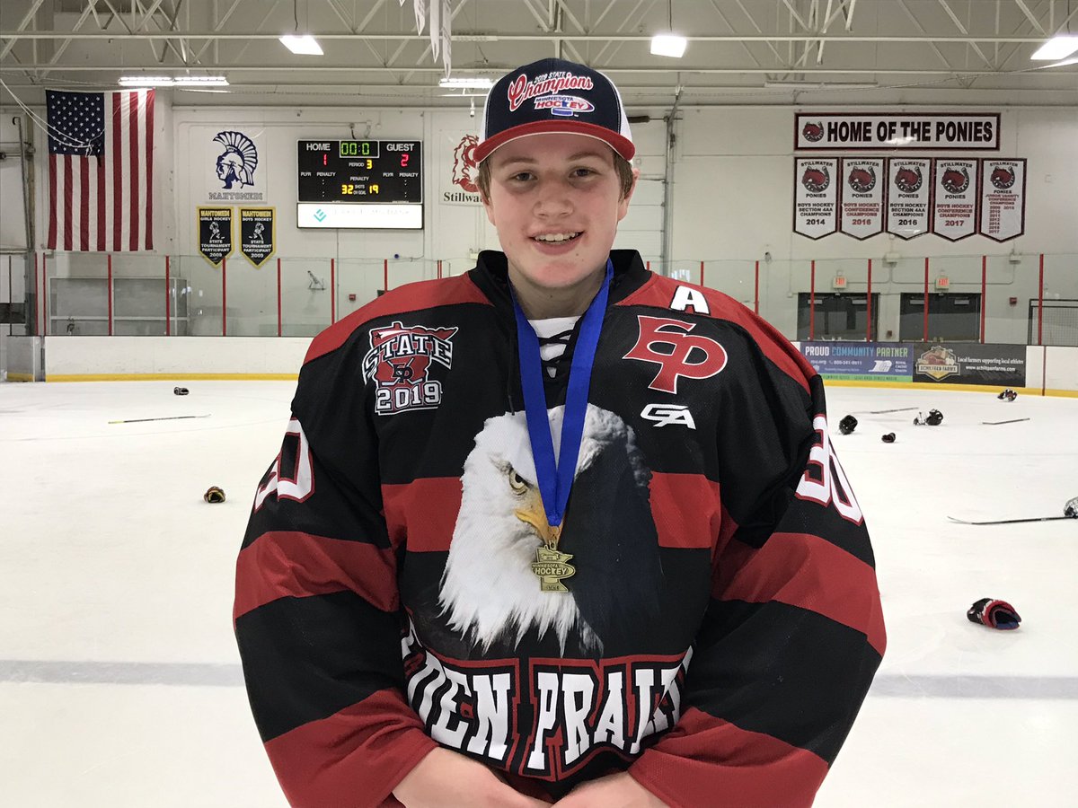 YouthHockeyHub's tweet image. EP beats the odds, wins state title with an awesome 2-1 win over defending state champs Woodbury. Isaiah Paulnock beats CC, Edina and Woodbury in three successive days to grab MVP honors.