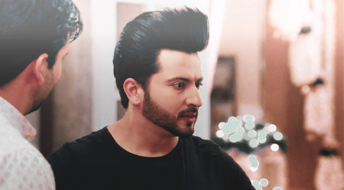 TeamDheerajD's tweet photo. @DheerajDhoopar always sets a bar higher than his regular perfection ruling every genre that exists. Emotional scenes are his forte. Just look at this body language! #KundaliBhagya https://t.co/fkCCsJrcYe