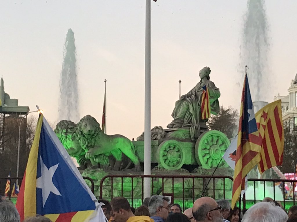 annacrosas's tweet photo. Ahir vàrem omplir Madrid de dignitat.
#AutodeterminacióNoÉsDelicte
#DemocràciaÉsDecidir
#OmplimMadrid
#OmplimMadrid16M
#LlibertatPresosPolíticsIExiliats
#República https://t.co/Cp16X7YHhz