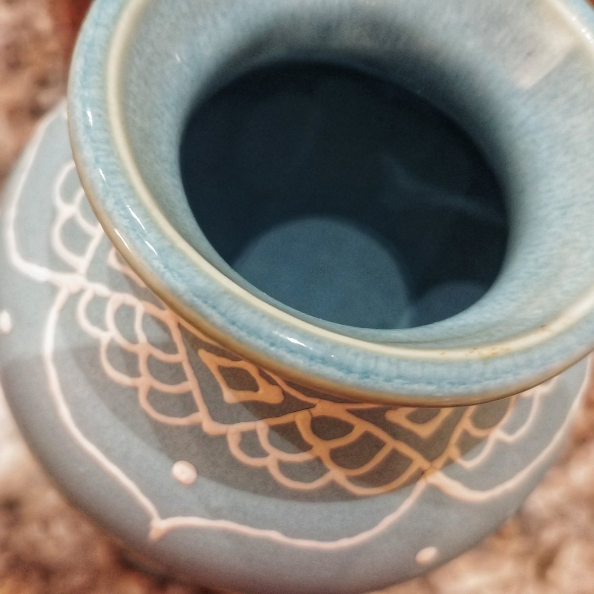 hypergolic's tweet image. Picked my fired pots up after the #maycoworkshop @potclays a few weeks ago. Just look at those colours!! In love with these #Mayco glazes - that rose copper effect 😍 😍. Huge thanks to @Black_Star_UK again for the opportunity. #Educlaytion #Potteries
