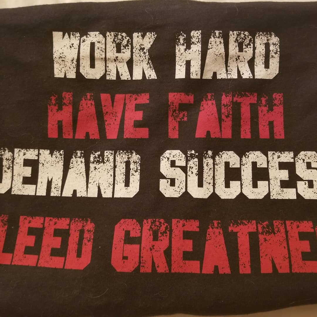 JCrane317's tweet photo. Today is 3:17! Work Hard. Have Faith. Demand Success. Bleed Greatness! Let's continue to work towards our goals this week. #Crane317 #NeverSayDie #PMA #clearmindedfury #PositiveAggression #IRONWILL https://t.co/ZbFDZnBl6a