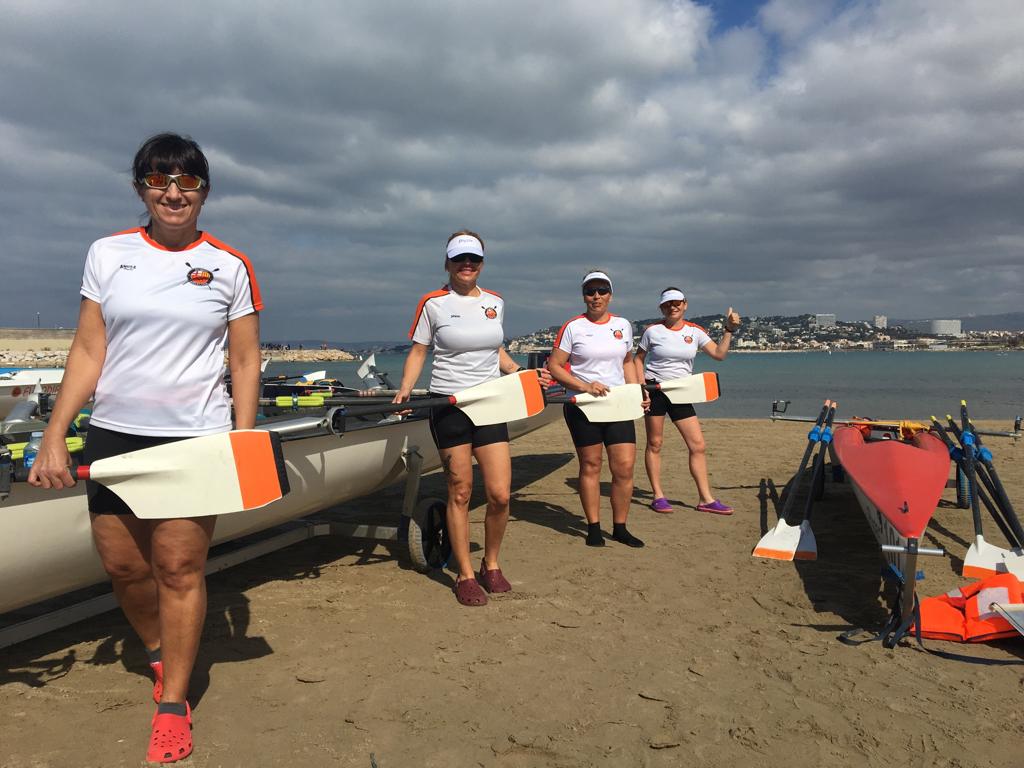 evatevita's tweet photo. Equip master femení de rem de mar del @Olimpic_BCN avui a Marsella, 3ª etapa del Campionat Euro-mediterrani. Bona regata companyes! #remfemeni #remmaster #remcatalunya #remdemar #womenpower #barcelona #equip #constancia #equip https://t.co/iWUIN5Cgcv