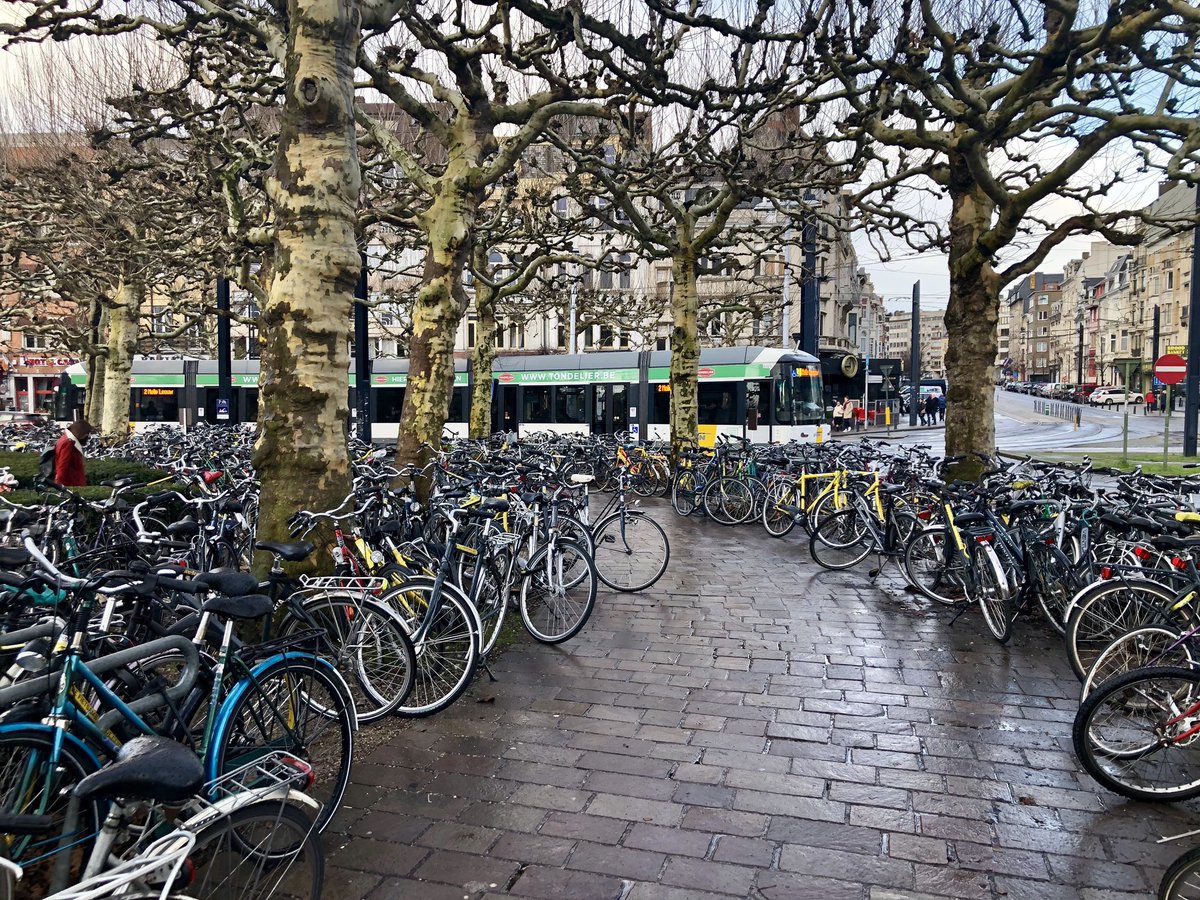 BrentToderian's tweet image. What city went from 14% of all trips by bike in 2001, to 22% by 2012, then leaped to 30% in 3 years by 2015, &amp;amp; 35% by 2018? Thanks to #Ghent, Belgium’s Deputy Mayor @filipwatteeuw for sharing the secrets of their urban biking transformation (with jumps in walking &amp;amp; transit too).