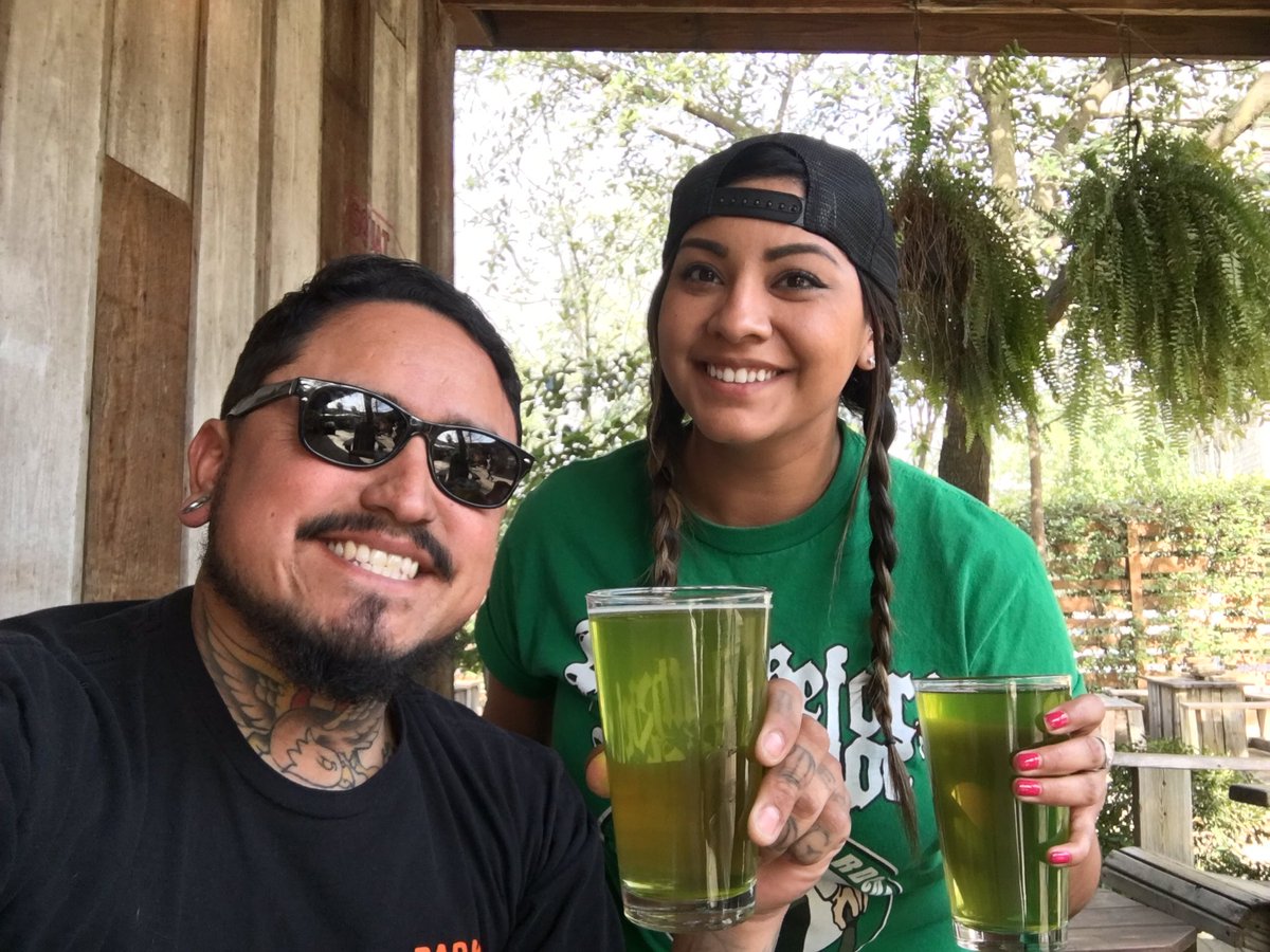 DosMasPorFavor's tweet photo. Happy St. Patty’s day, to all our BMS family, from me and @BooBooKittys, celebrating down here in San Marcos, Tx. #DA666 https://t.co/lDJwby0iV2