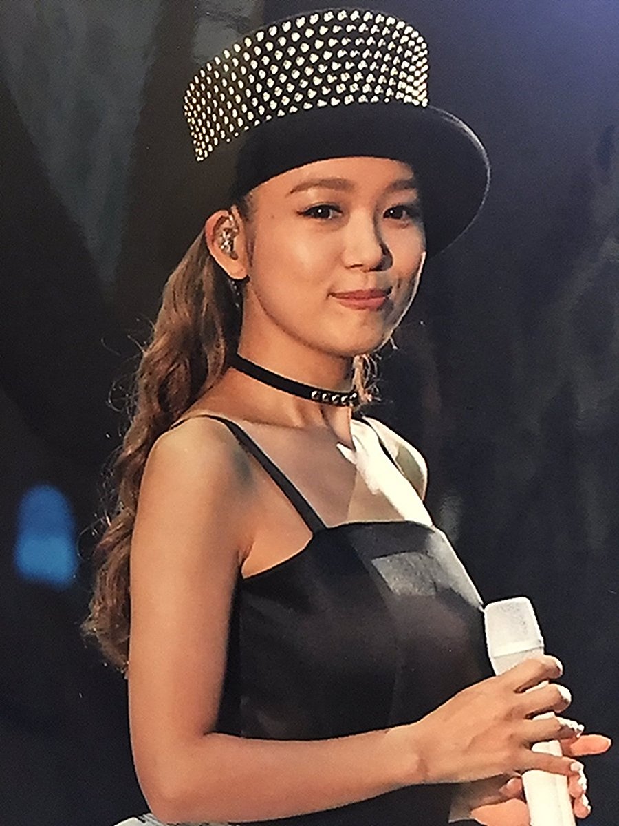 西野カナ 19年結婚で本名は 苗字がマナならマナカナ ツイッターで大喜利大会 結婚式グッズは何 結婚式はライブ放送 シングル曲の歌詞的には 元マネジャーに これからもどうぞよろしくね 永久保証 の私だから 元マネジャー トリセツは読んだよね 三日月の夜