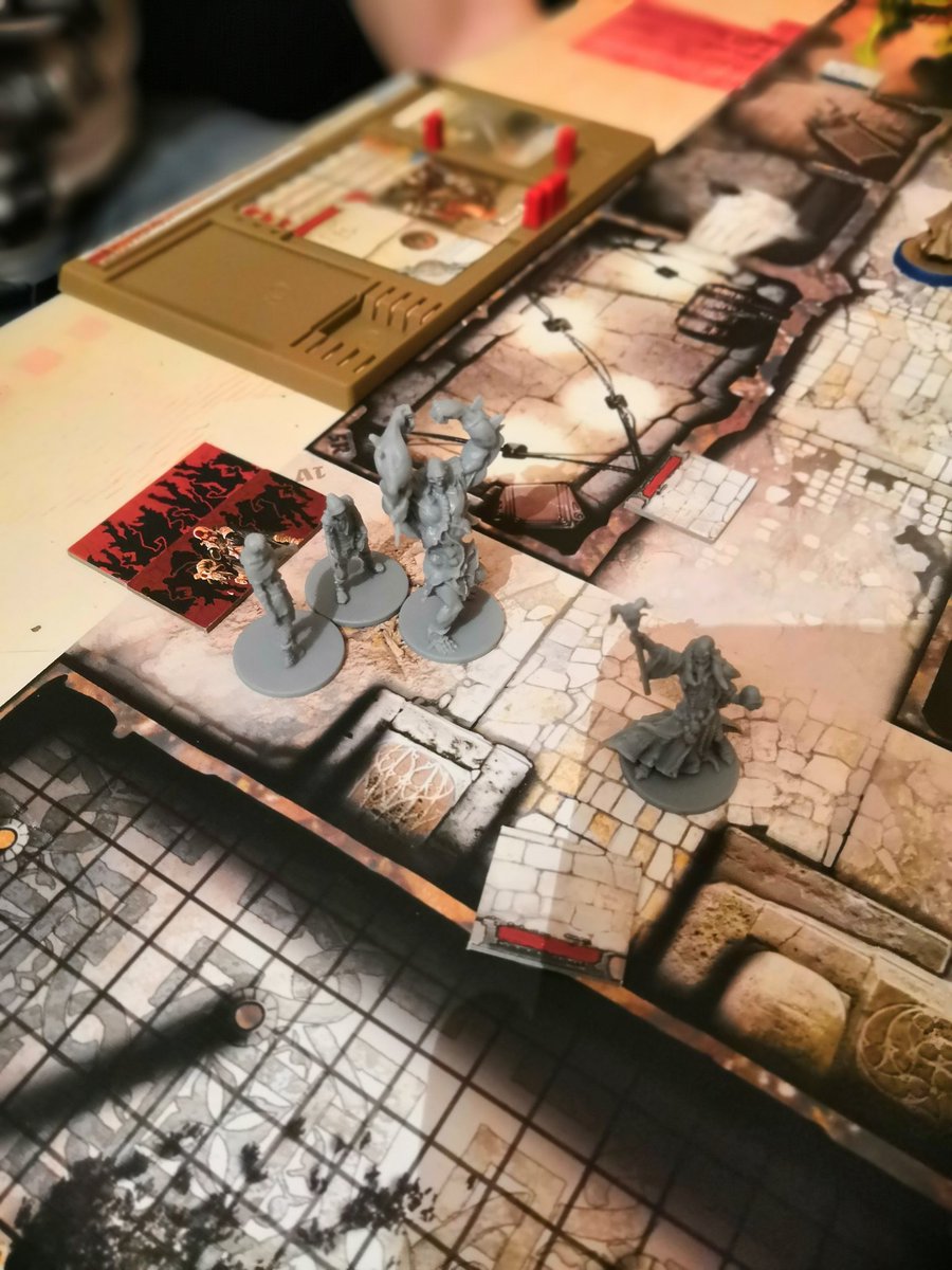 assogeekcorp's tweet photo. Soirée Zombicide Black Plague avec un petit scénario maison. Les joueurs ont bien sué mais ont reussi la quête avec succès ! #associationgeekcorp #guebwiller #gueb #florival #geek #gamer #alsace #hautrhin #jds #j2s #zombicideblackplague #zombicide #jeudeplateau #zombies https://t.co/hsIFWHgZvL