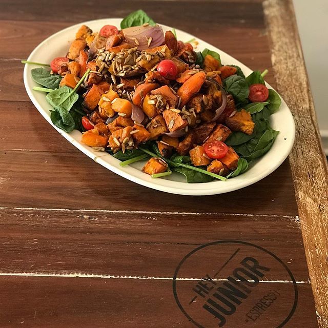 heyjunioresprso's tweet photo. Roast Veggie Salad! 🤤

#roastvegsalad #weeklyspecial #newcabinetitem #lunchonthego #takeawaylunch #healthytakeaway #delicious #heyjunior #heyjuniorespresso #cafe #cafenorthgate #cafenorthside #cafebrisbane #coffee #coffeenorthgate #coffeenorthside #c… https://t.co/NlWwSeInKz https://t.co/vMnqEcgNlG