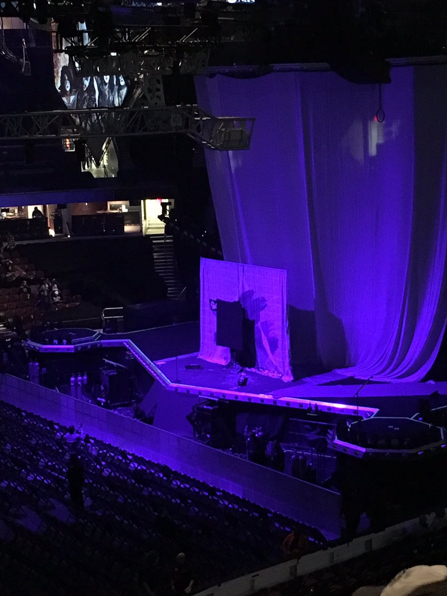 chuck_shaffer's tweet photo. #theendoftheroad #KISS https://t.co/vR5nXHIy64
