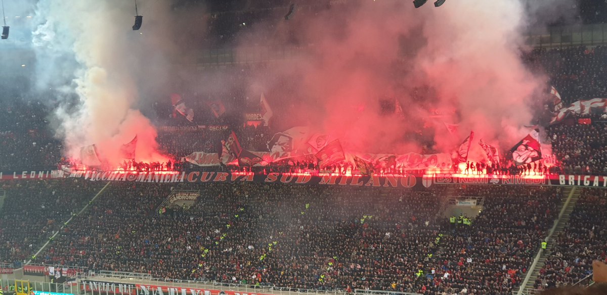 miguelinho2910's tweet photo. Game 75. @acmilan 2-3 @Inter. A childhood dream come true, visiting the San Siro for Derby della Madonnina. Frantic game full of incident, poor officiating and a booming atmosphere. Everything I imagined and more 😍 #groundhopping https://t.co/0RiIpLPFMS