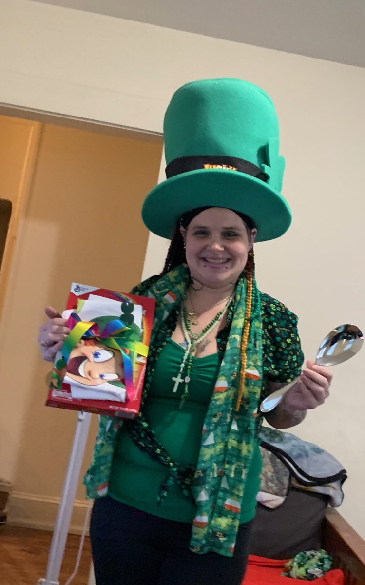 ftmaidendaniel's tweet photo. Thank you Lucky Charms best Saint Patrick’s Day ever. I got the spoon #LuckyCharms #LuckyCharmsDrop #Sweepstakes @LuckyCharmsDrop @LuckyCharms https://t.co/lXwPJPLEHG