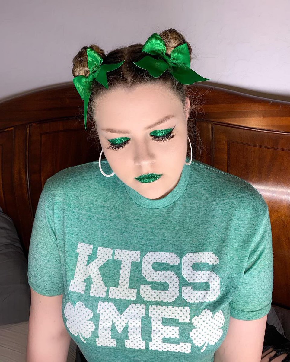 Kiss me, I’m Irish ☘️ #StPatrickDay #Irish #Irishgirl #fourleafclover #green #twitter