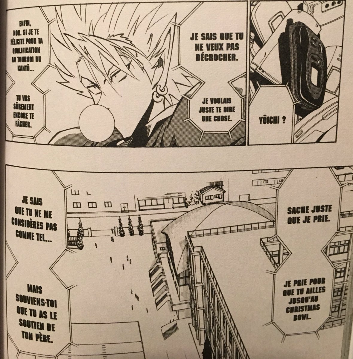 ...supposer que c’est de lui que Hiruma tient ce côté style ultra offensif et cette volonté de gagner, et qu’il ne le considère plus comme son père à cause du fait qu’il ait abandonné son style d’échec et qu’il soit rentré au Japon sans aucune victoire alors qu’il avait les...