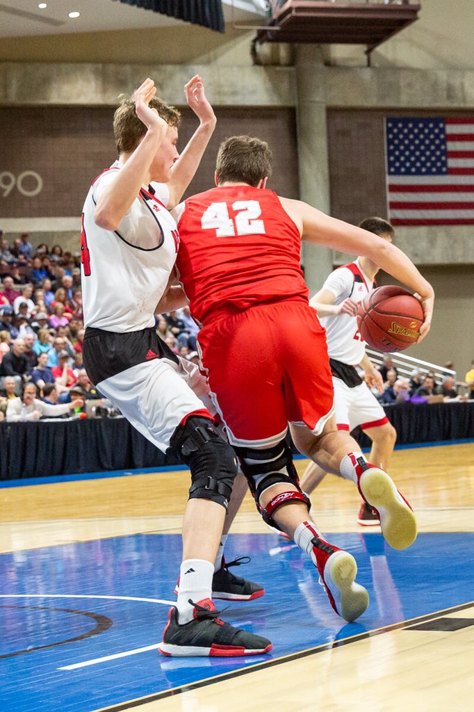 sgnimagery's tweet photo. A force in the paint! @EliMostaert @LNHoopsOx #TOUGHandTOGETHER #state4eight #sgnimagery https://t.co/USQvuWcz2x