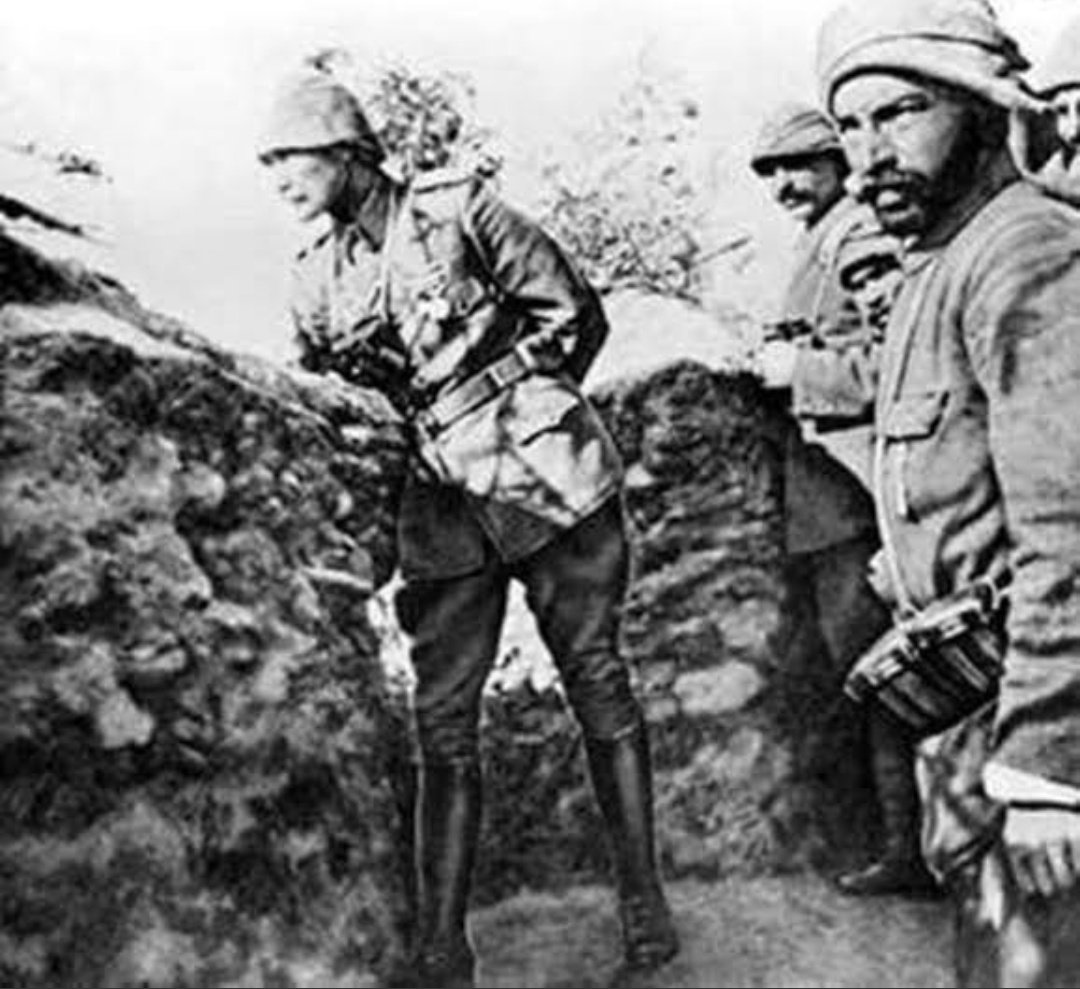 _EmiNe_K__'s tweet photo. M.Kemal ATATÜRK ve Silah Arkadaşlarını
Rahmet ve Minnetle Anıyorum 
Ruhlarınız Şâd Olsun...🙏

Kahramanlar burda çoktur seçilmez
Şehitlik şerbeti kolay içilmez
Bir nefes anında umman geçilir
Bilinir ki  
#ÇanakkaleGeçilmez 🇹🇷 https://t.co/njC0M788b0